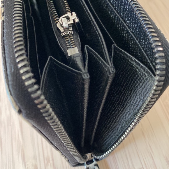 Dolce & Gabbana Calfskin round zip lung wallet - Picture 8 of 10